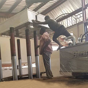 Razicí stroj na ocelové dveře pro nigerijského zákazníka, zpětná vazba společnosti HARSLE